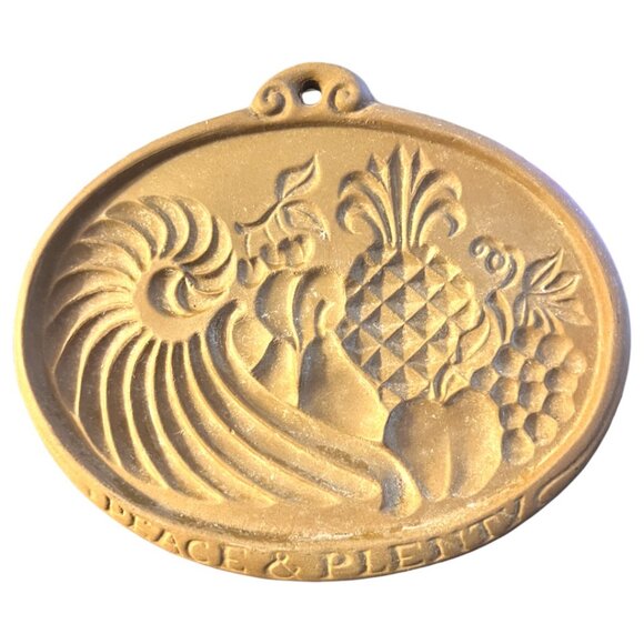 Vtg 1981 Hartstone COOKIE MOLD Stoneware Peace & Plenty Cornucopia Harvest 6.5" - Picture 1 of 13